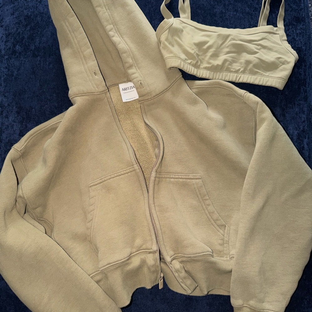 Aritzia sweatsuit set olive/army green